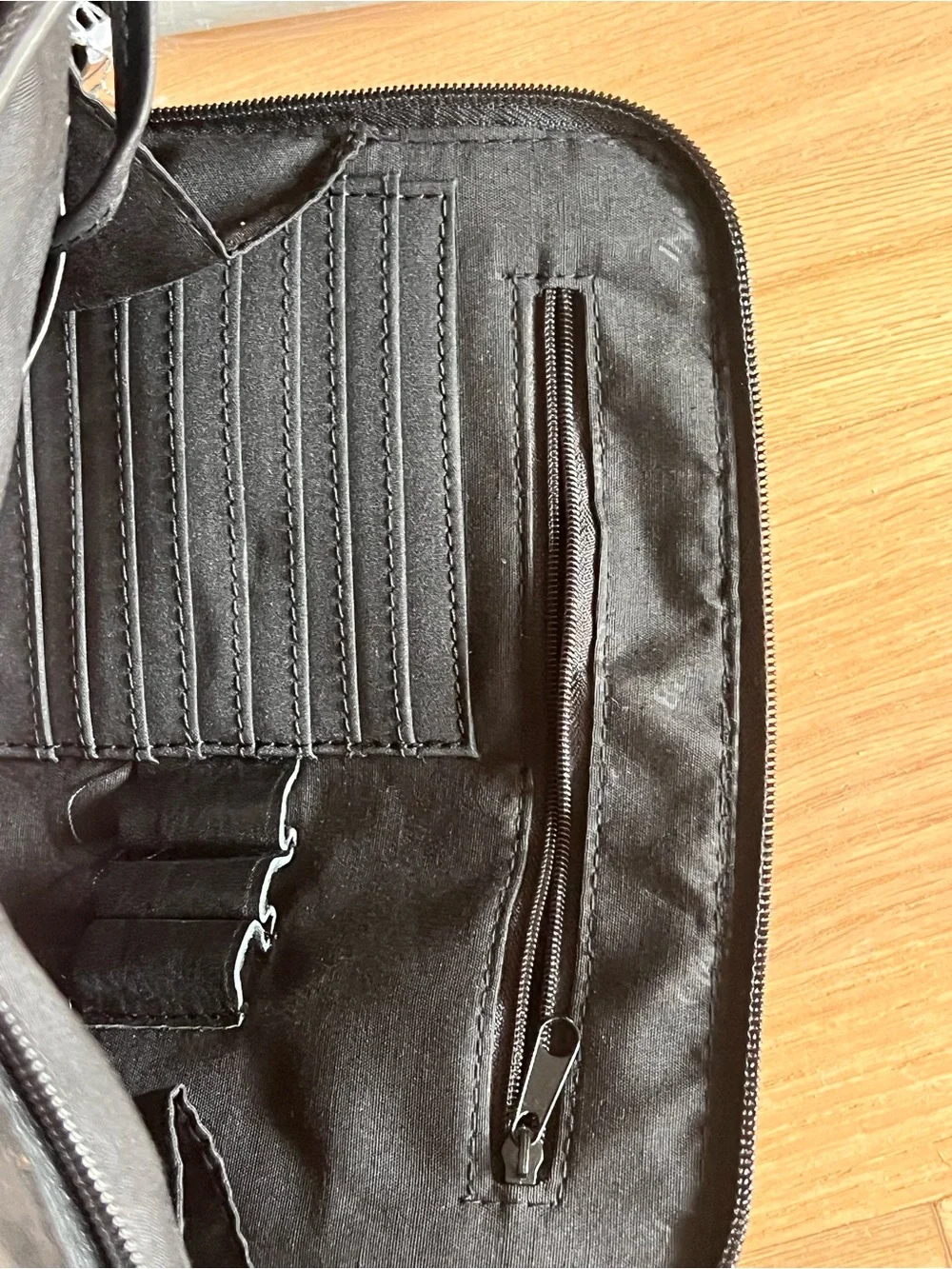 Giani Bernini Black Leather Messenger / Crossbody Bag